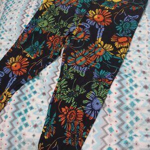 TC2 LuLaRoe Tall & Curvy2 Leggings Cute Flowers Floral Print